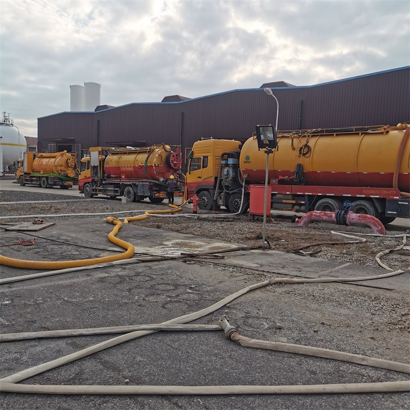 理塘污水池清理