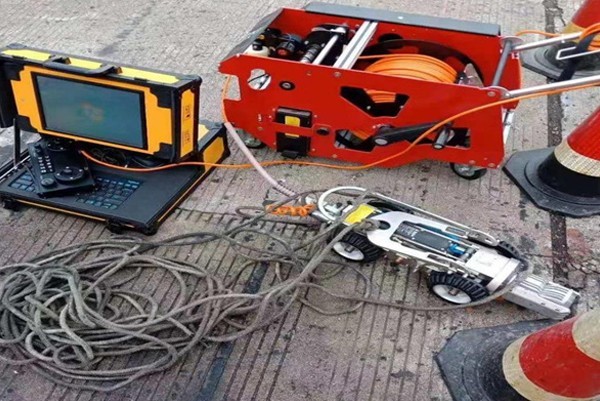 理塘CCTV管道检测机器人