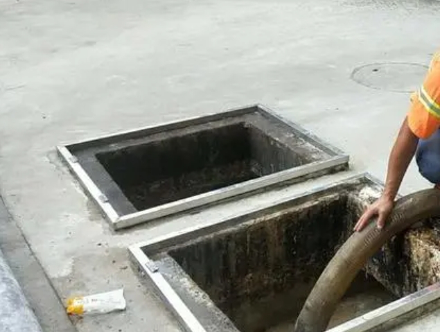 理塘化粪池清理