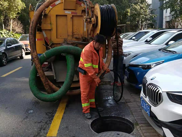 理塘排污管道清淤